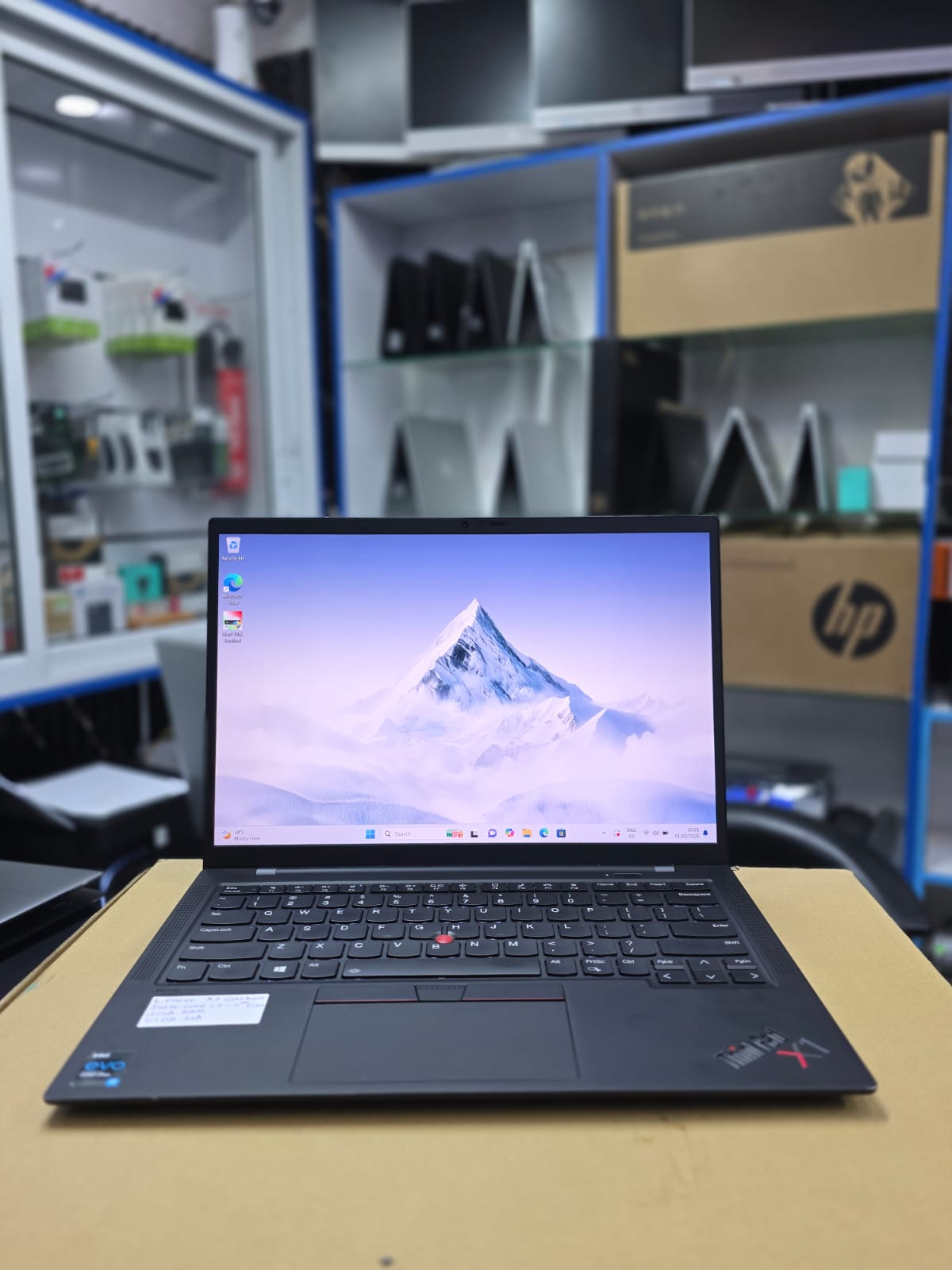 Lenovo ThinkPad x1 carbon Gen 9 Core i7 11th gen